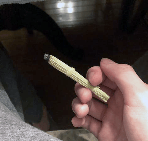 How to Roll a Corn Husk Blunt for Thanksgiving