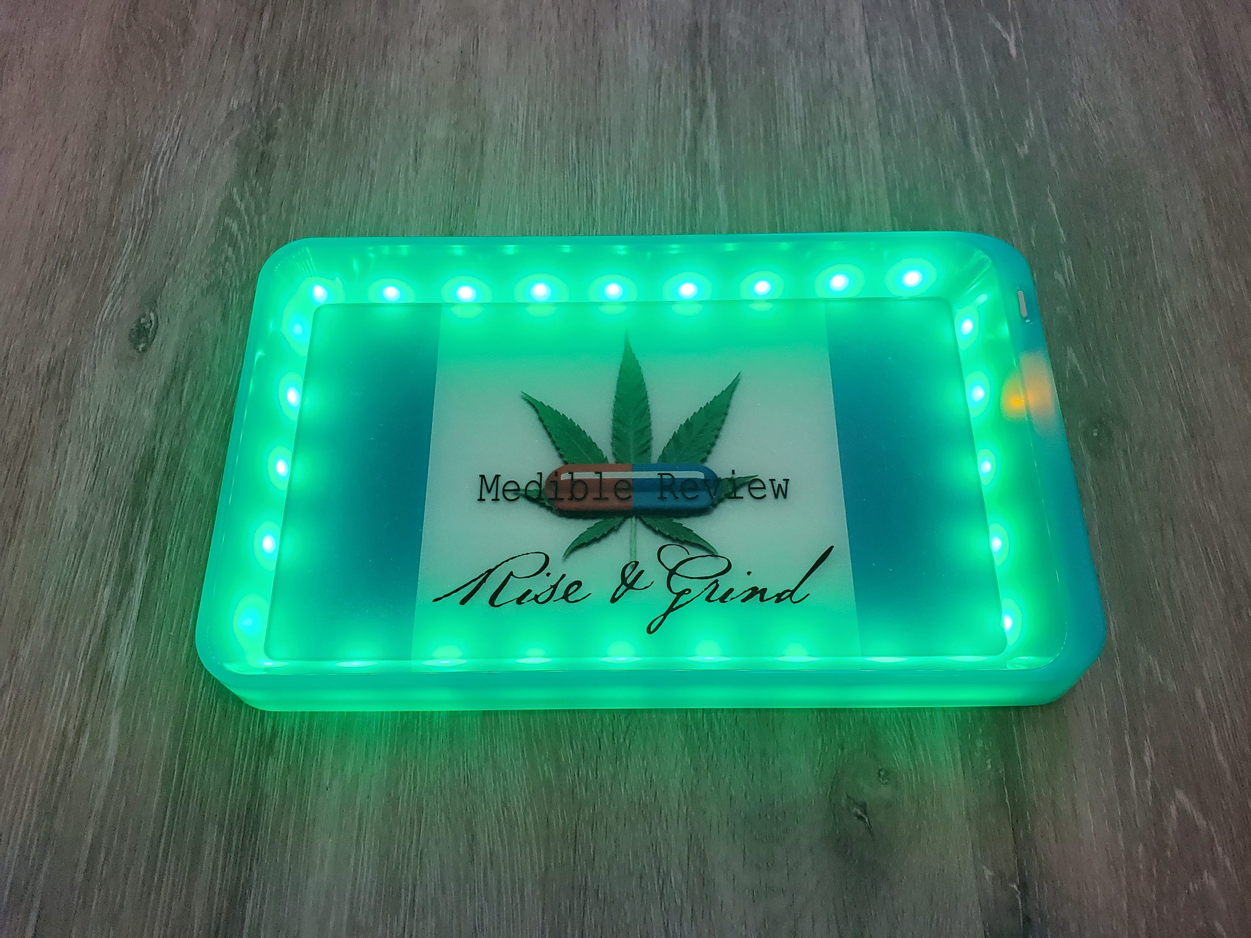 Medible review custom rolling tray scaled